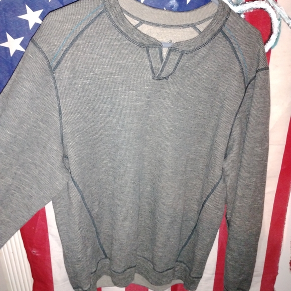 Tommy Bahama Gray Sweatshirt - Picture 1 of 3